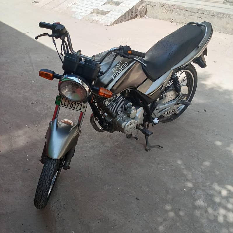 Ravi Piaggio 2011 Model | Genuine Engine 1