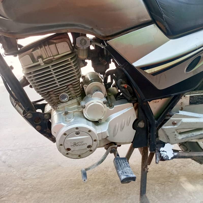 Ravi Piaggio 2011 Model | Genuine Engine 2