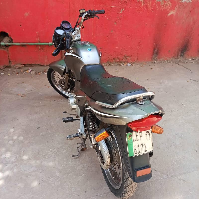 Ravi Piaggio 2011 Model | Genuine Engine 3