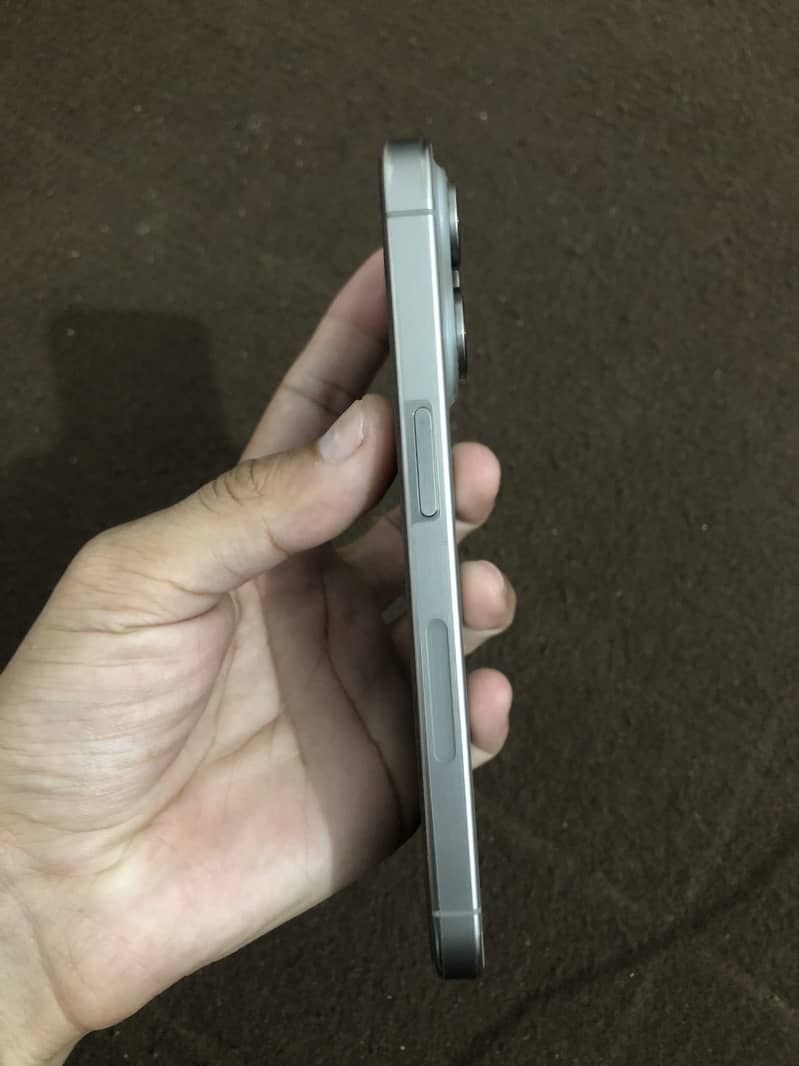 Apple iPhone 15 Pro 1