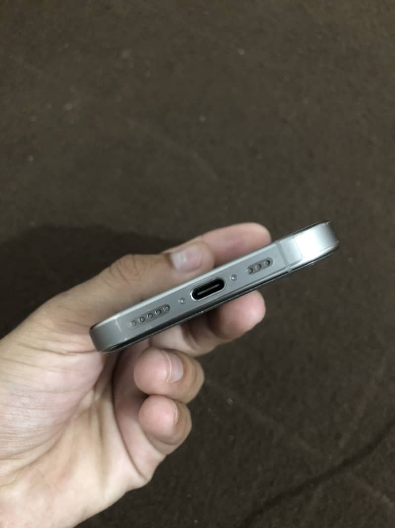 Apple iPhone 15 Pro 2