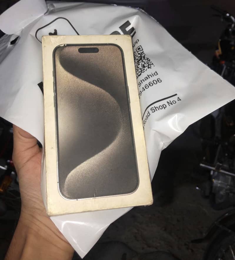 Apple iPhone 15 Pro 4