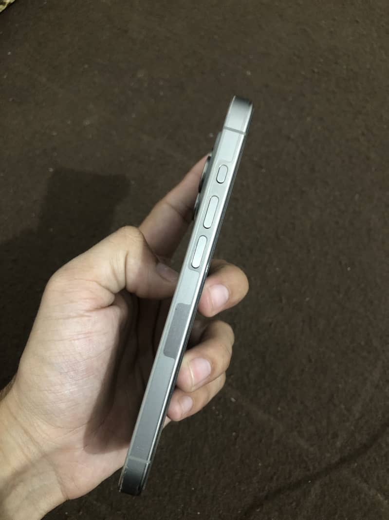 Apple iPhone 15 Pro 6
