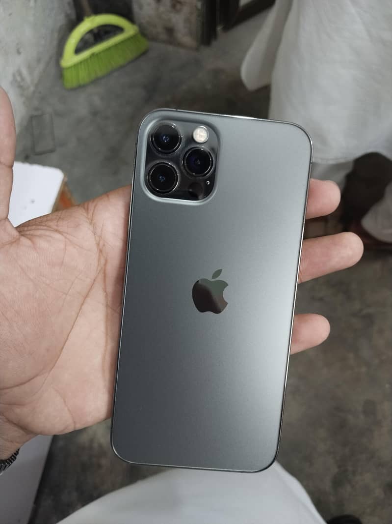 Apple iPhone 12 Pro 1