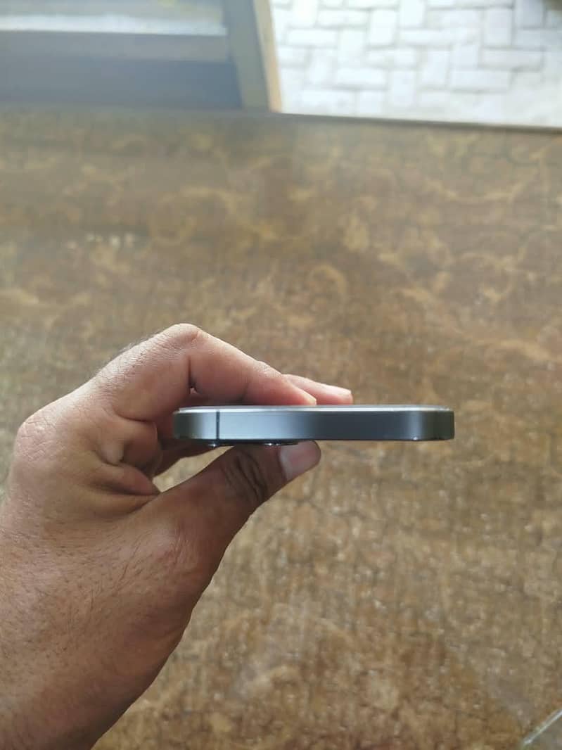 Apple iPhone 12 Pro 6