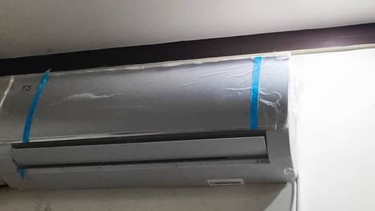 1 ton AC used less then 2 months