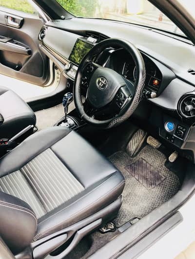 Toyota Corolla Axio Fielder 2017