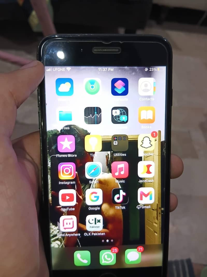 Apple iPhone 7 Plus 1