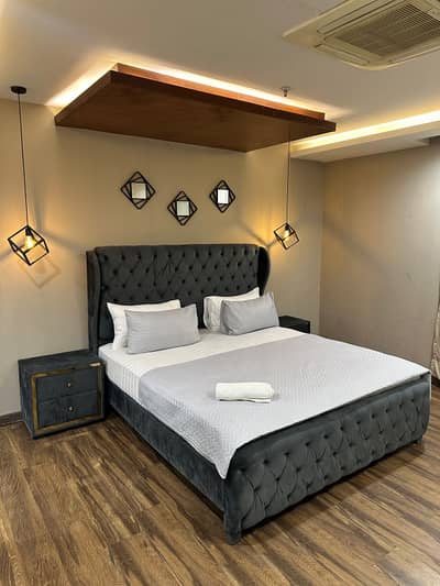 Premium 03 Bed Apartment Gold Crest DHA Ph4 on per day rent
