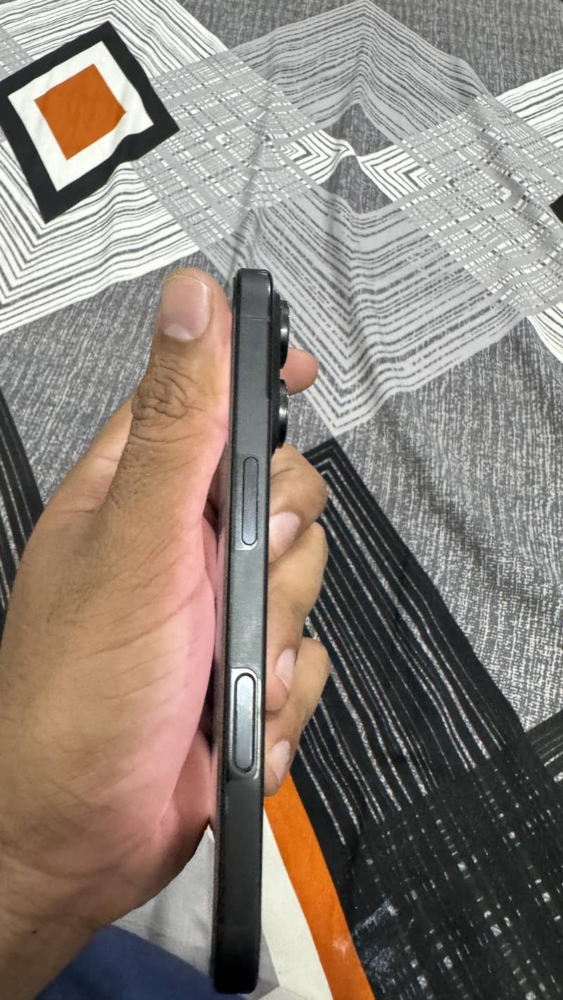 Apple iPhone 16 Pro 5