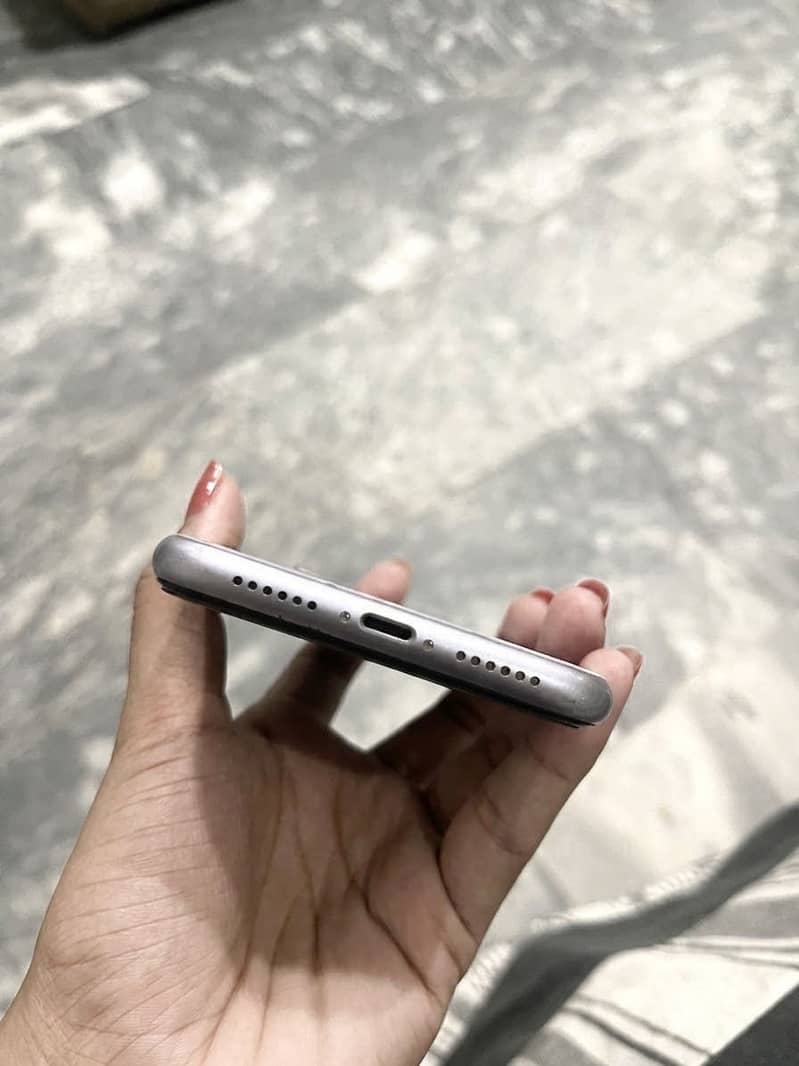 Apple iPhone 11 1