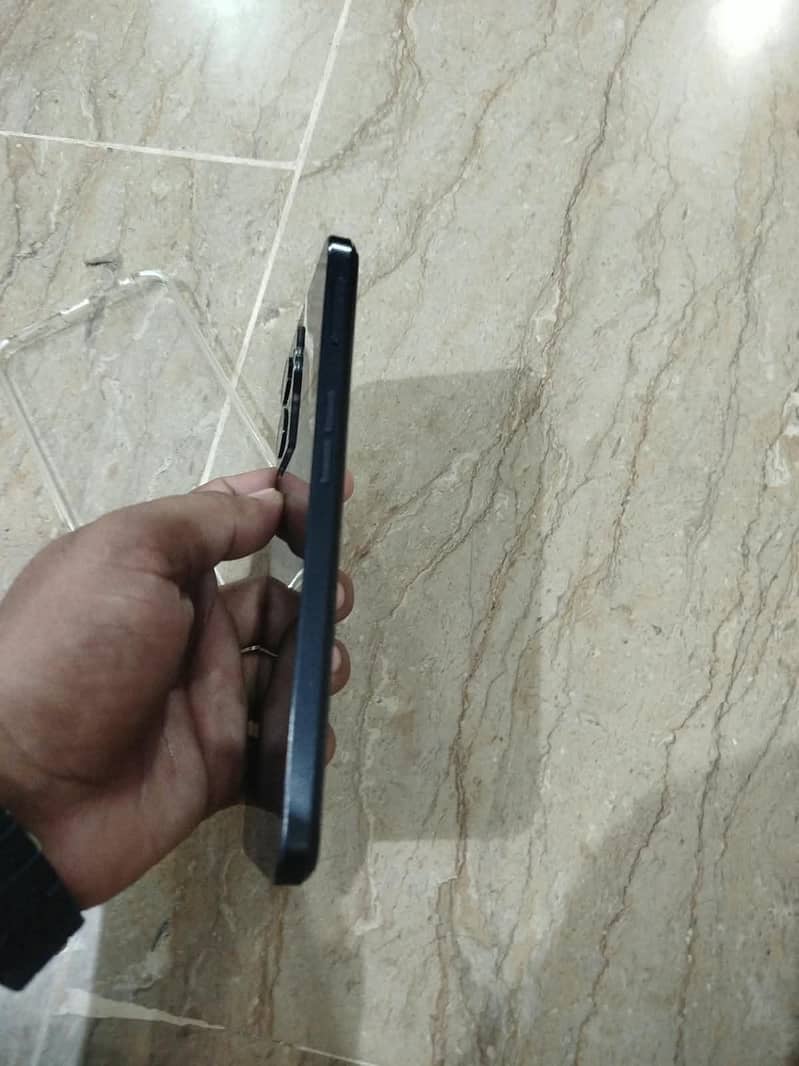 One Plus N300 3
