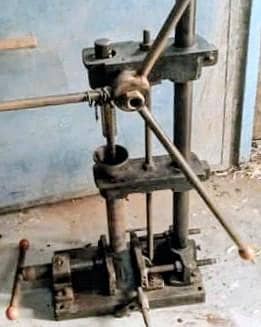 Hand molding machine size 2no