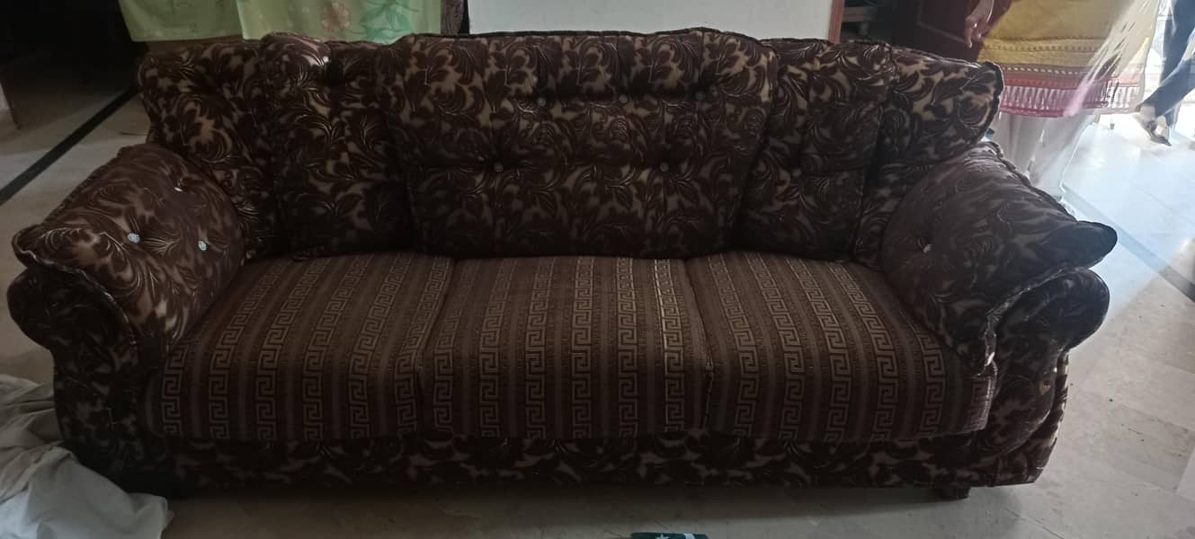 6 seter sofa set good condition 1