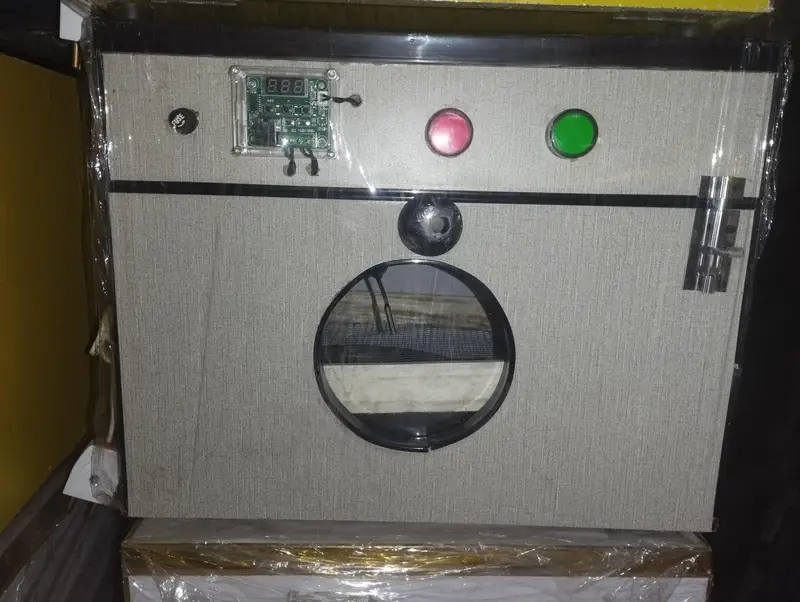 incubator — photo 2