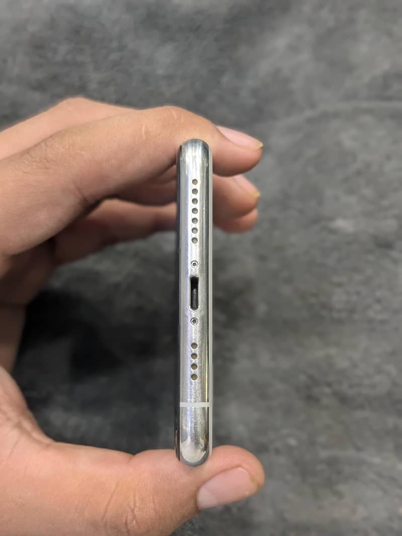 Apple iPhone 11 Pro Max 5