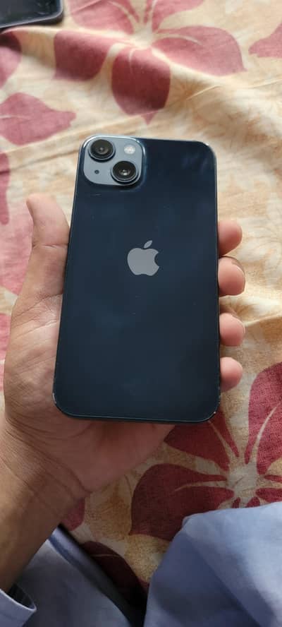 Apple iPhone 13