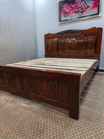 ghr ka furniture ha use nhi hwa new condition bed