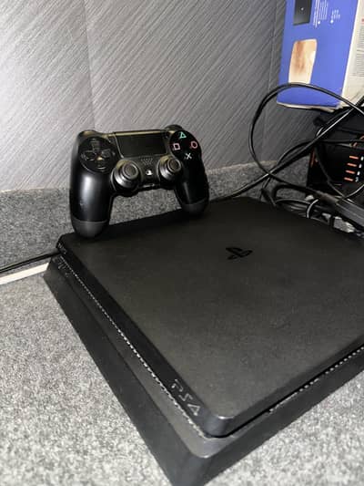 PS4 SLIM WITH BOX