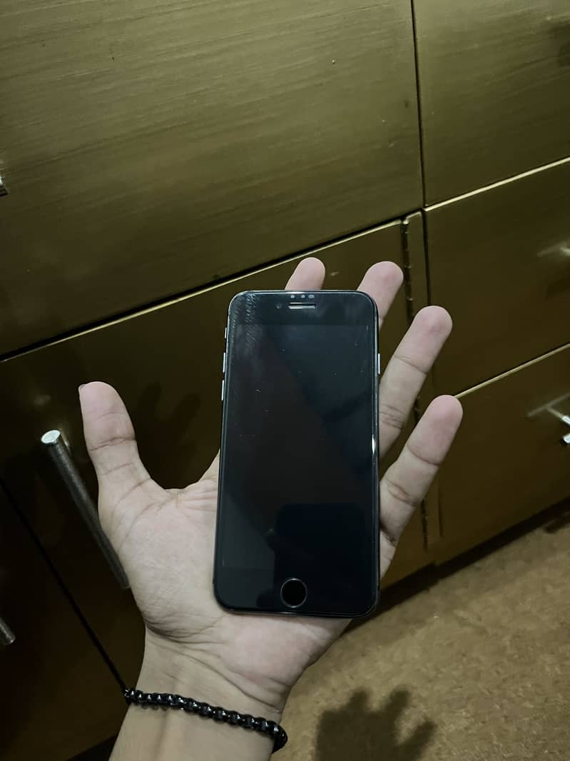 Apple iPhone SE 0