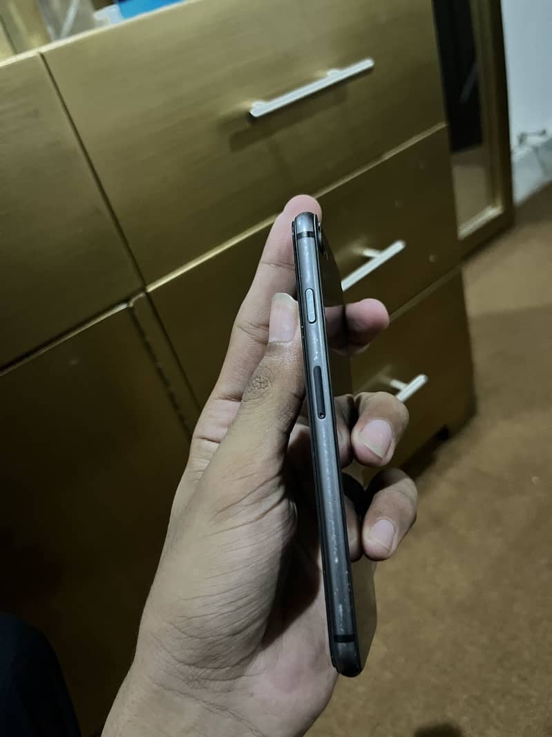 Apple iPhone SE 6