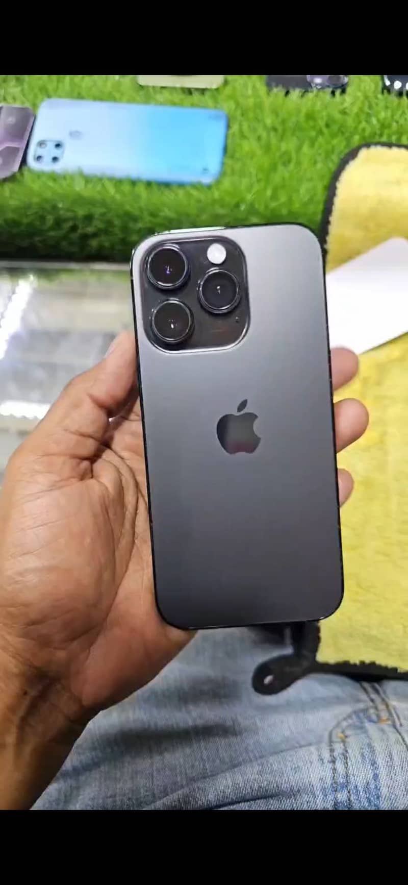 Apple iPhone 15 Pro 2