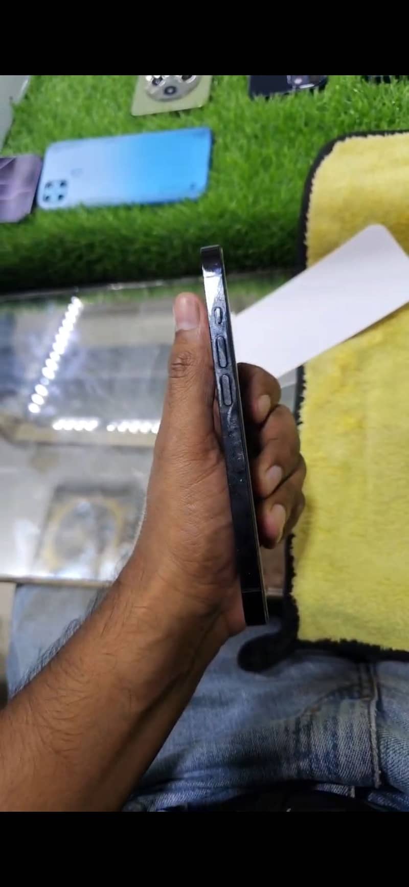 Apple iPhone 15 Pro 4