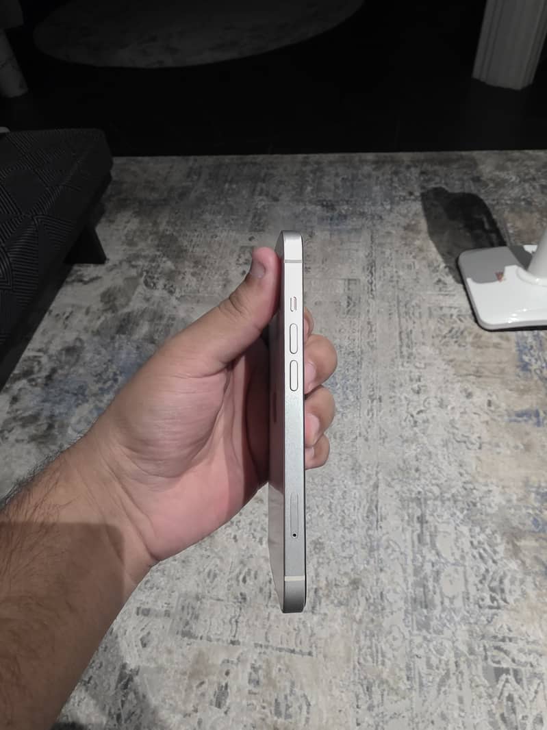 Apple iPhone 13 3