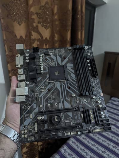 gigabyte b450 ds3h v2 (read ad price final)