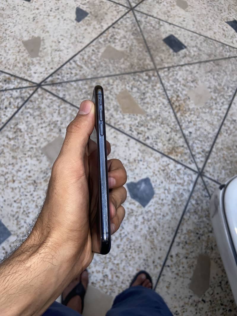 Apple iPhone X 6