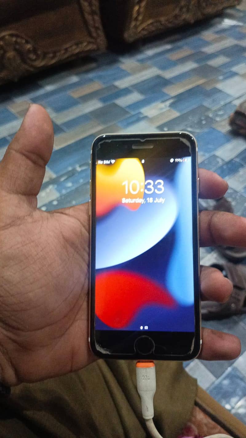 Apple iPhone 7 1