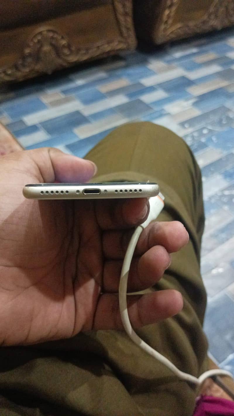 Apple iPhone 7 5