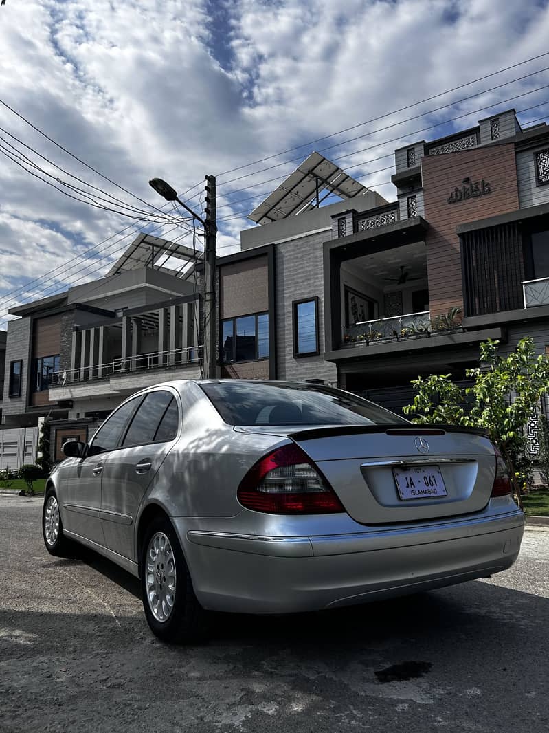 Mercedes E Class 2003 1