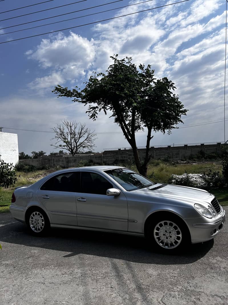 Mercedes E Class 2003 12