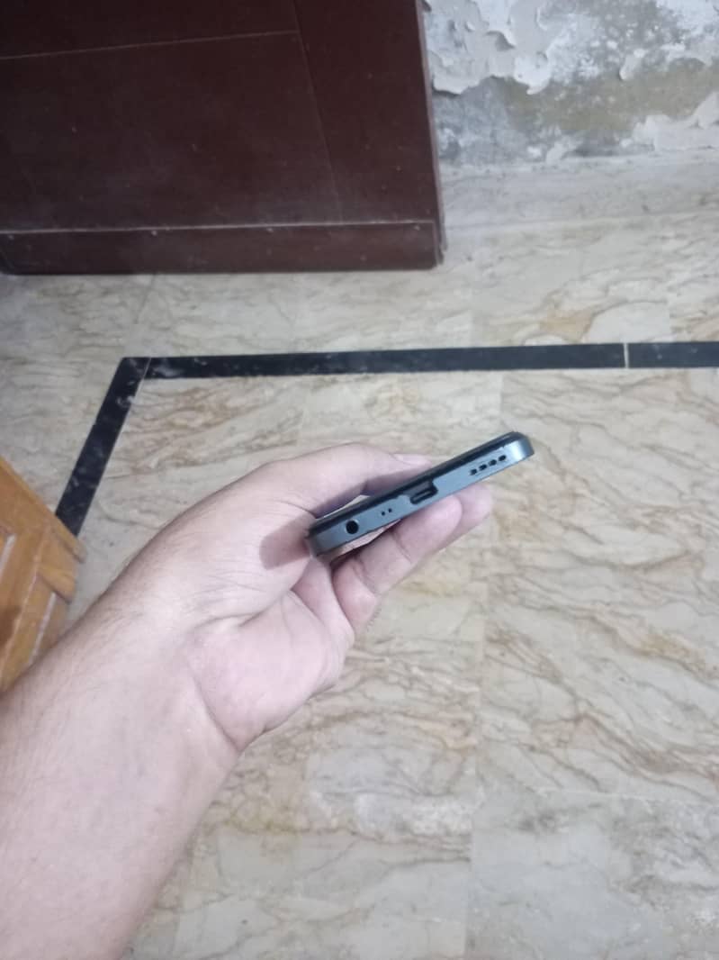 Realme C35 3
