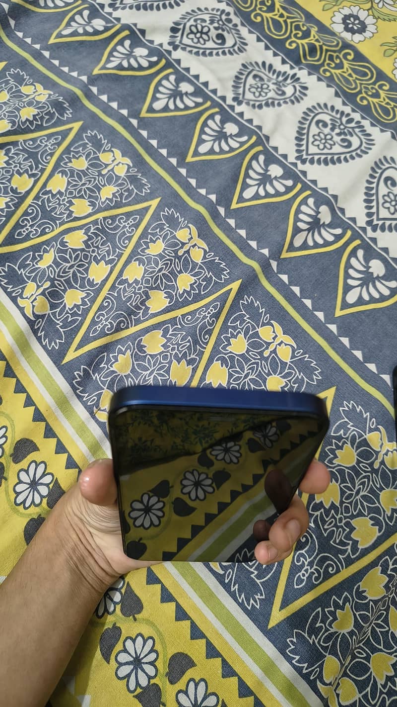 Apple iPhone 12 5