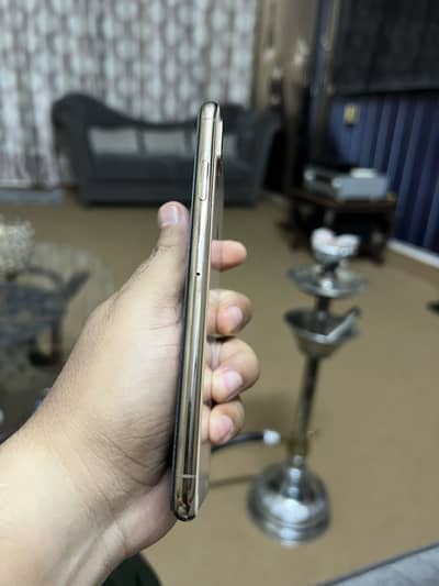 Apple iPhone XS Max 64gb duel physical sim aprove