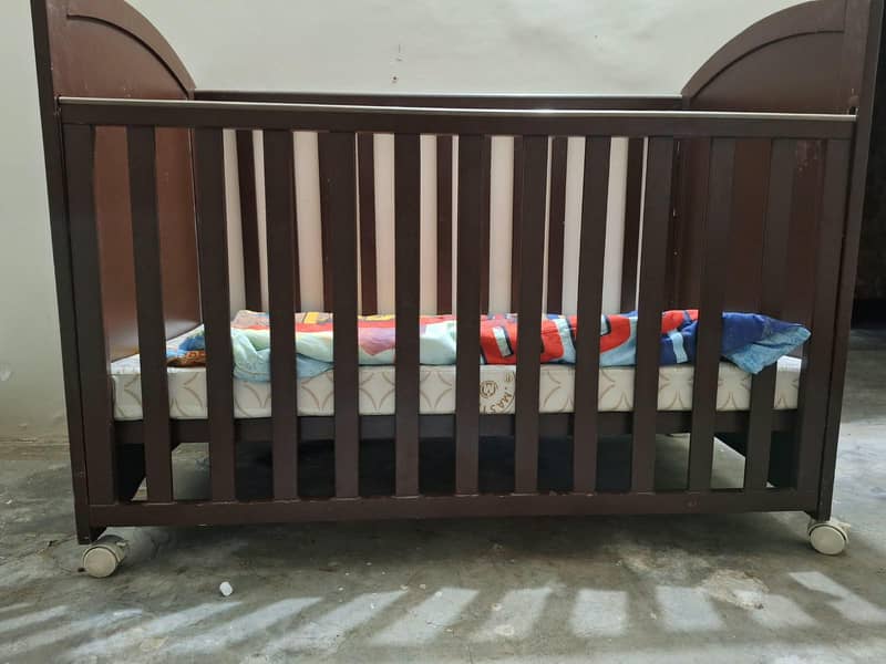 baby cot 1