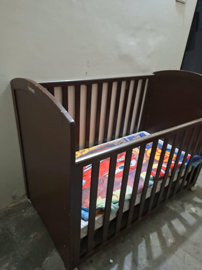baby cot 2