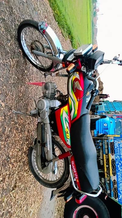 honda CD 70 AK side ka tapa tuta hua Baki all documents clear