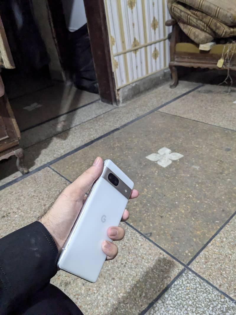 Google Pixel 7a 5