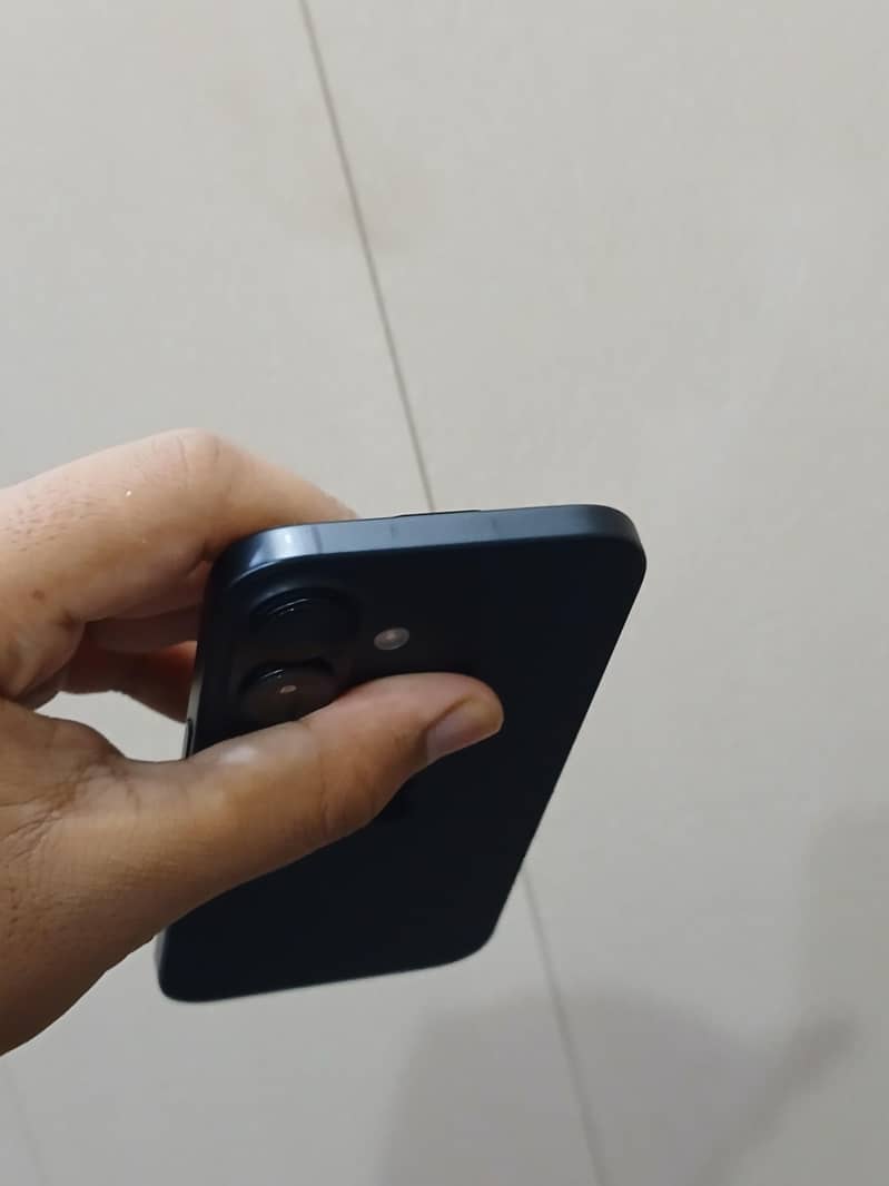 Apple iPhone 16 1
