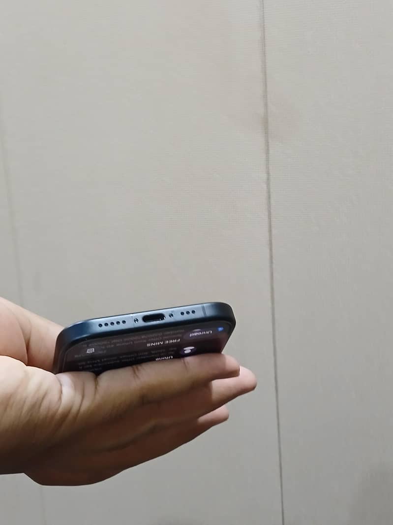 Apple iPhone 16 3