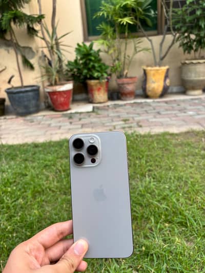 Apple iPhone 15 Pro Max jv (sim locked 256GB 79% health )