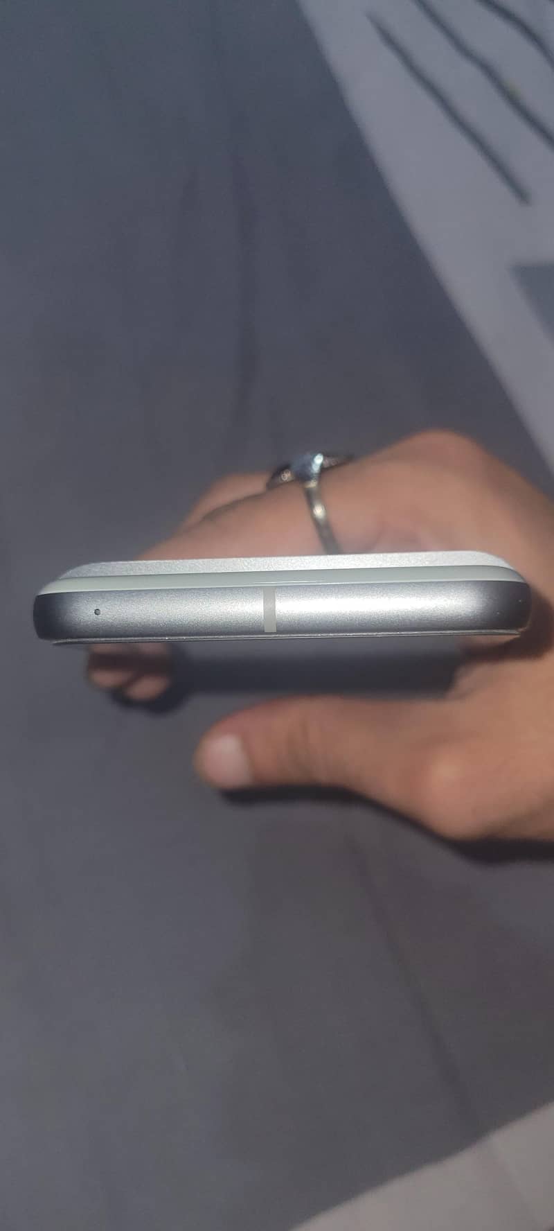 Google Pixel 8 4