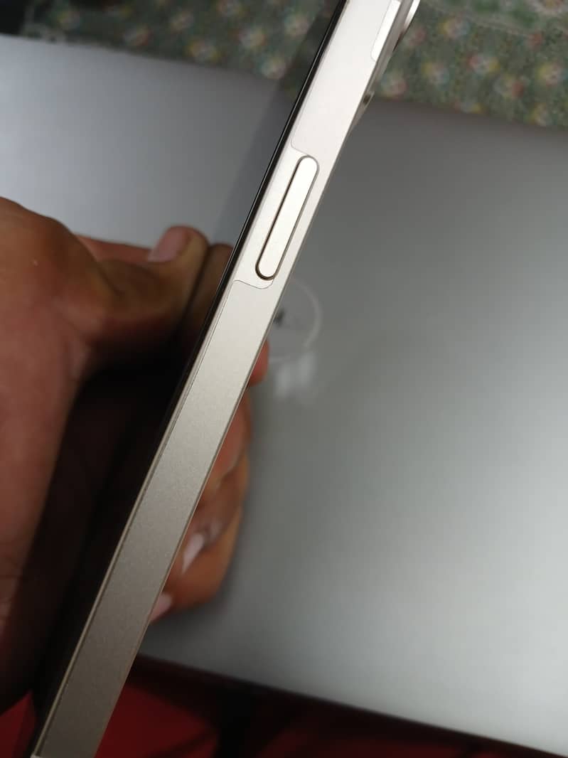 Apple iPhone 14 3