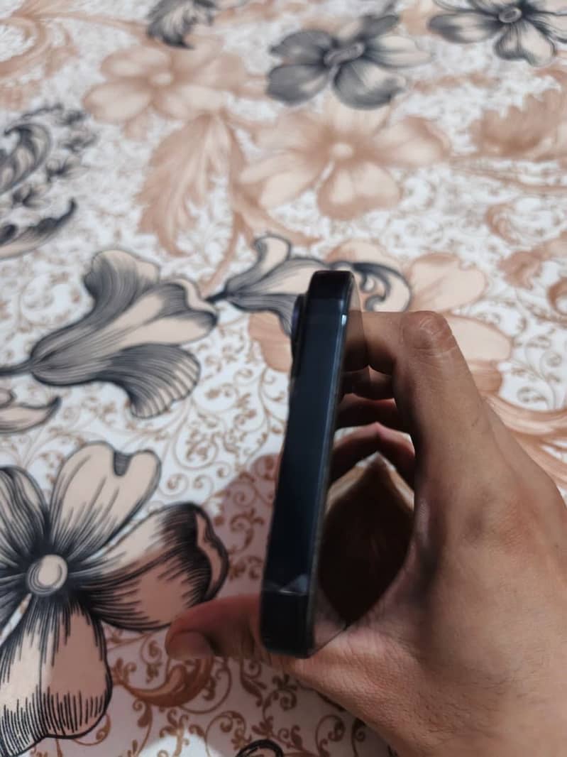 Apple iPhone 13 3