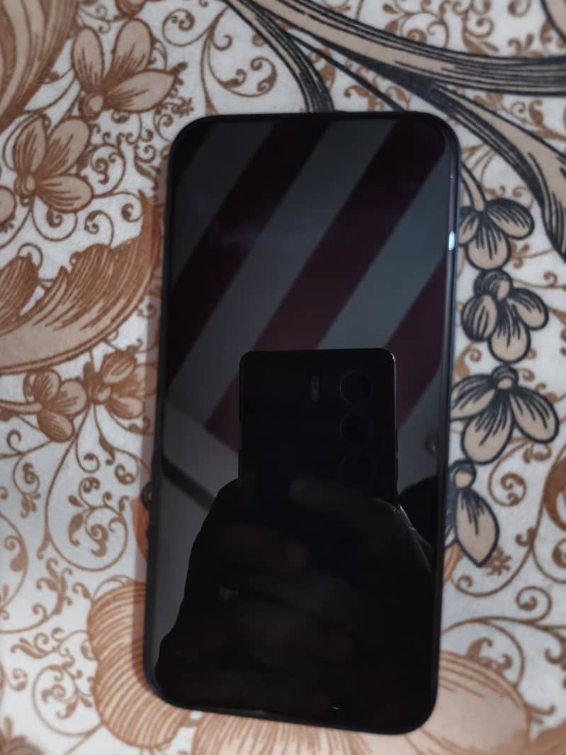 Apple iPhone 13 5
