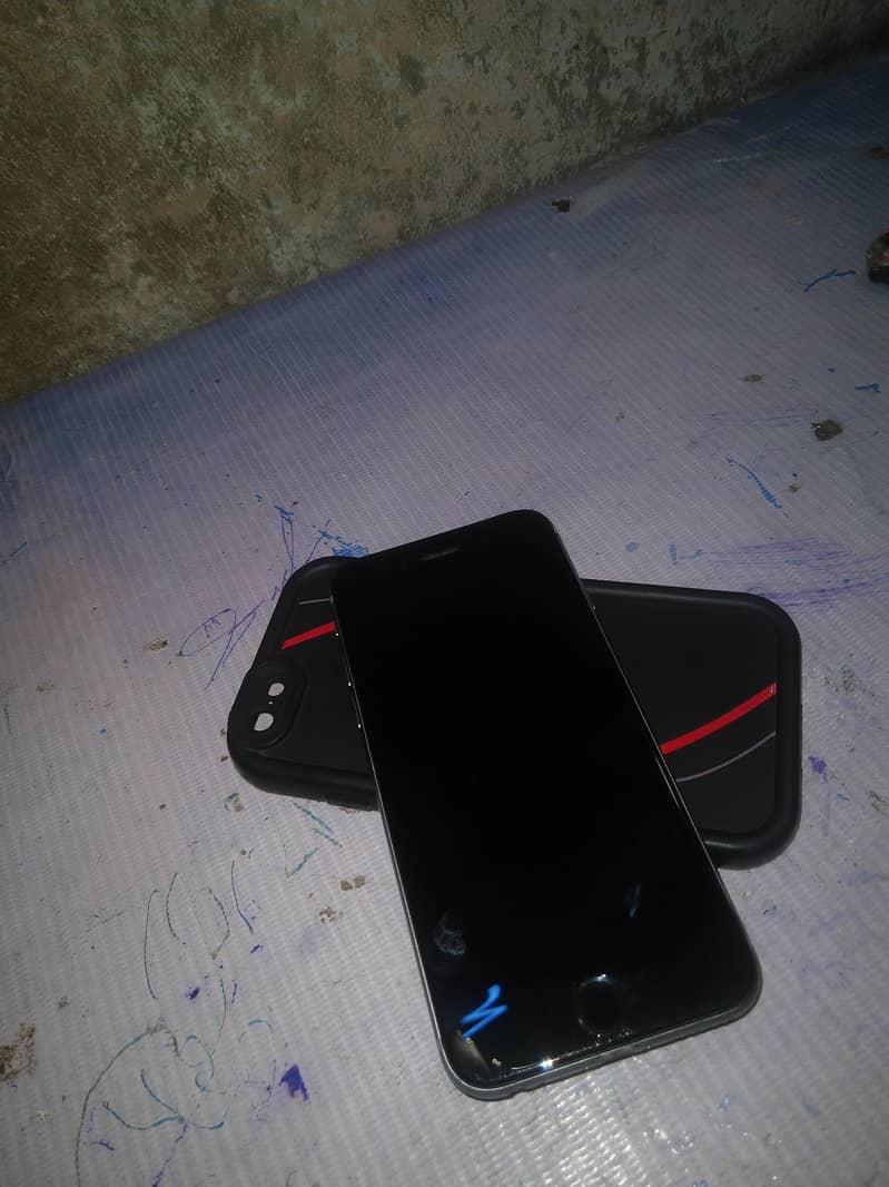 Apple iPhone 6S 1
