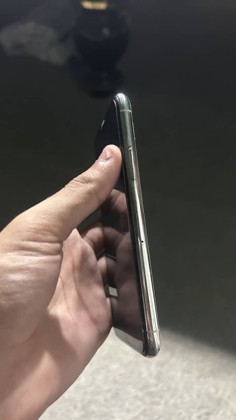 Apple iPhone 11 Pro 3